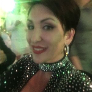 Meet your Posher, Laura